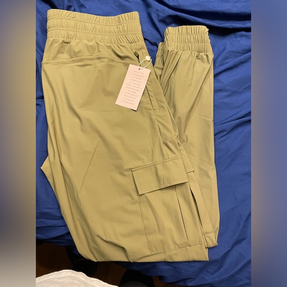 NWT Balance Athletica Cargo Pant Joggers - Picture 2 of 5